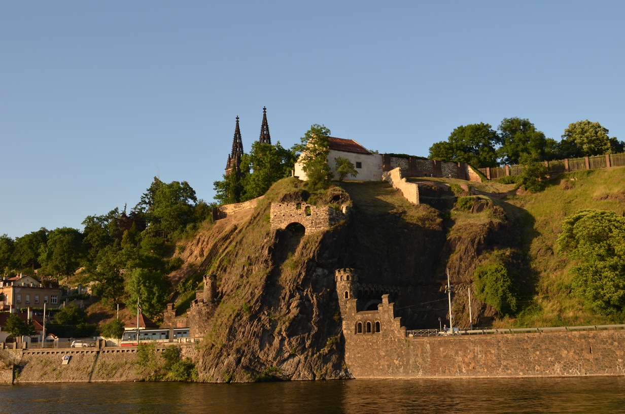 2-Hodinová večerní plavba lodí s večeří
