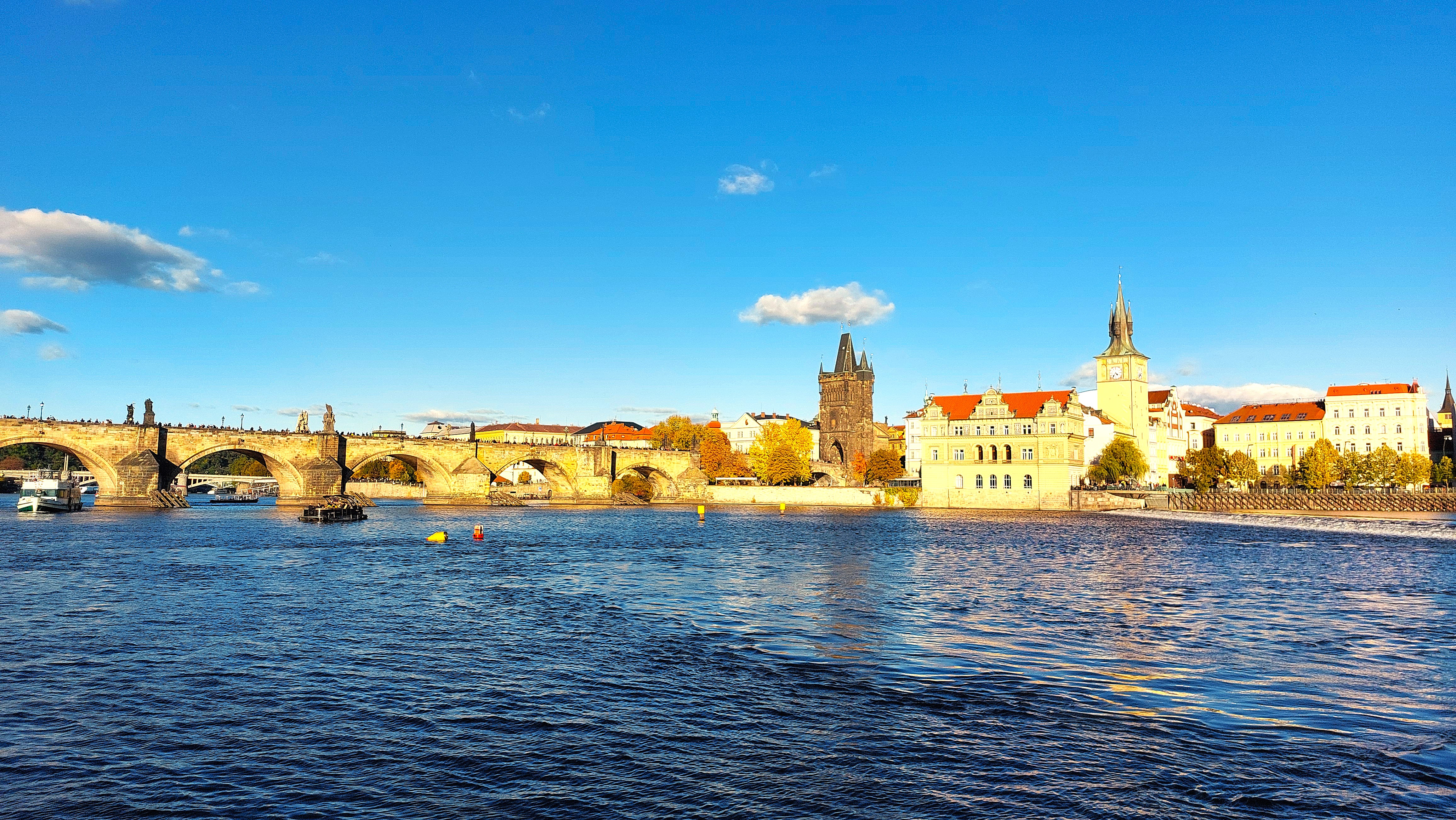 3-Hodinová večerní plavba lodí s večeří